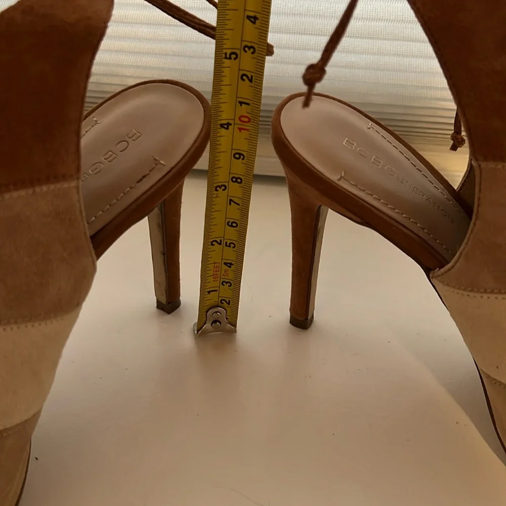 BCBGeneration Meirin Suede striped heels  size 8M / 38  brown cream tan